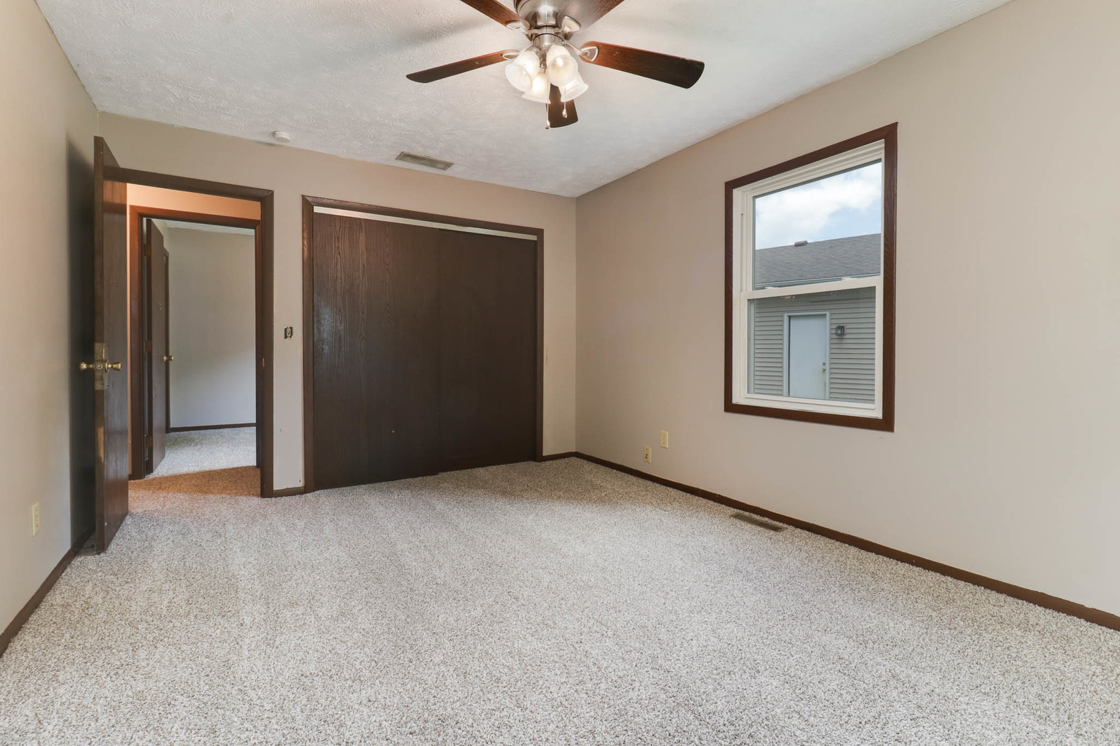 1528 North Hershey Road Bloomington, IL 61704 - Photo 11 of 34
