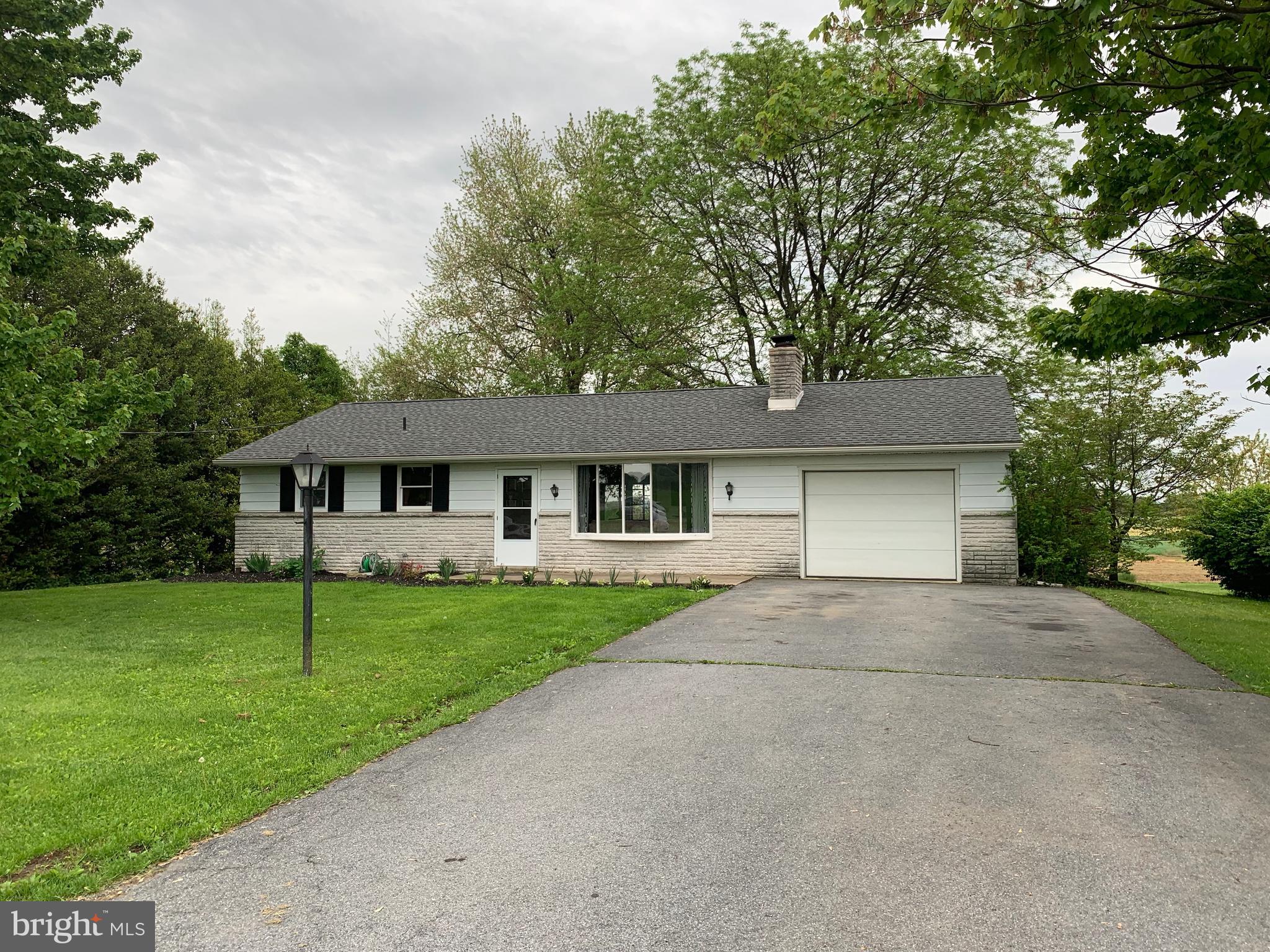 22 Golf Road Myerstown, PA 17067 - Photo 1 of 37 Approaching garage