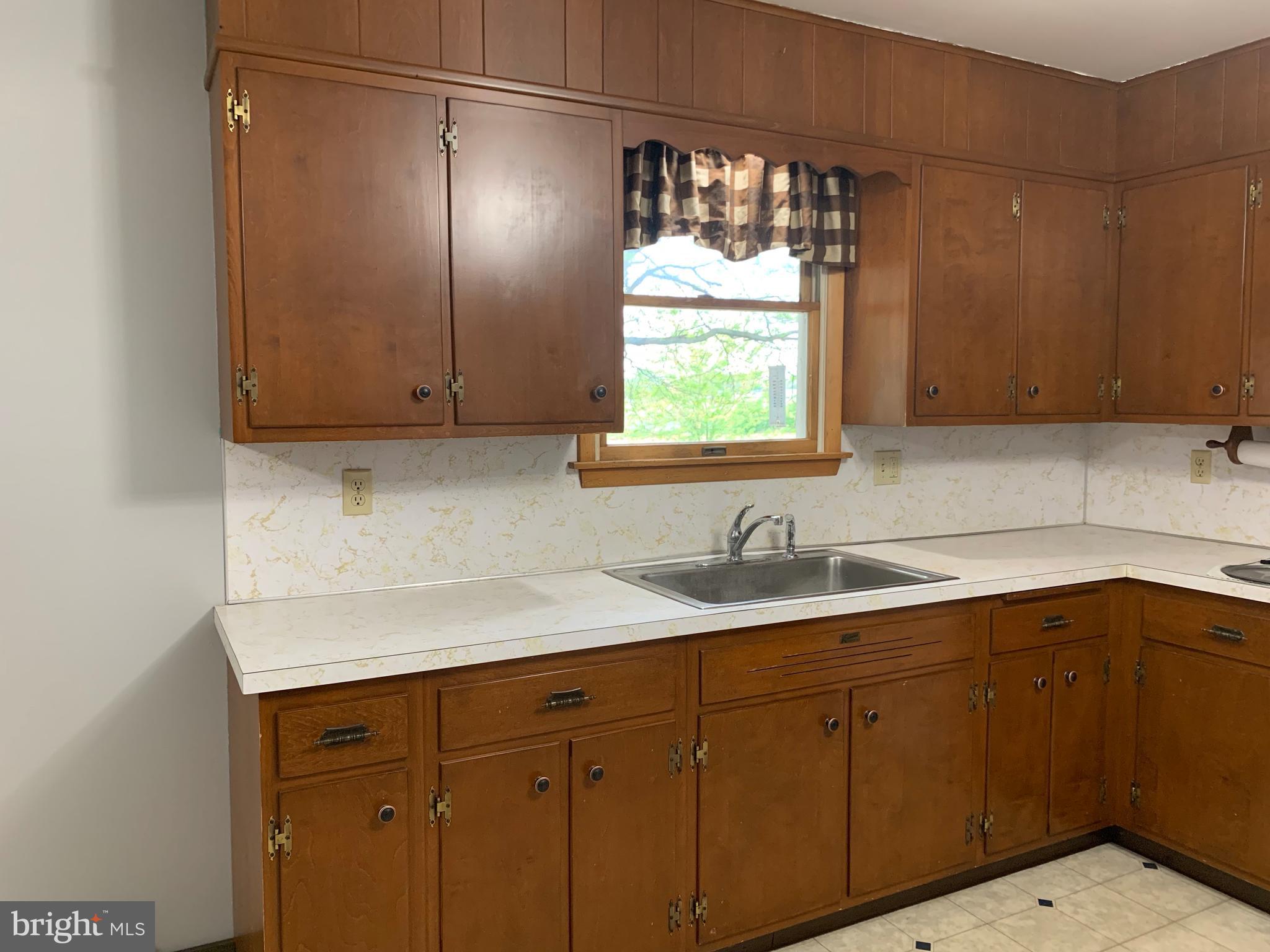 22 Golf Road Myerstown, PA 17067 - Photo 11 of 37 Kitchen