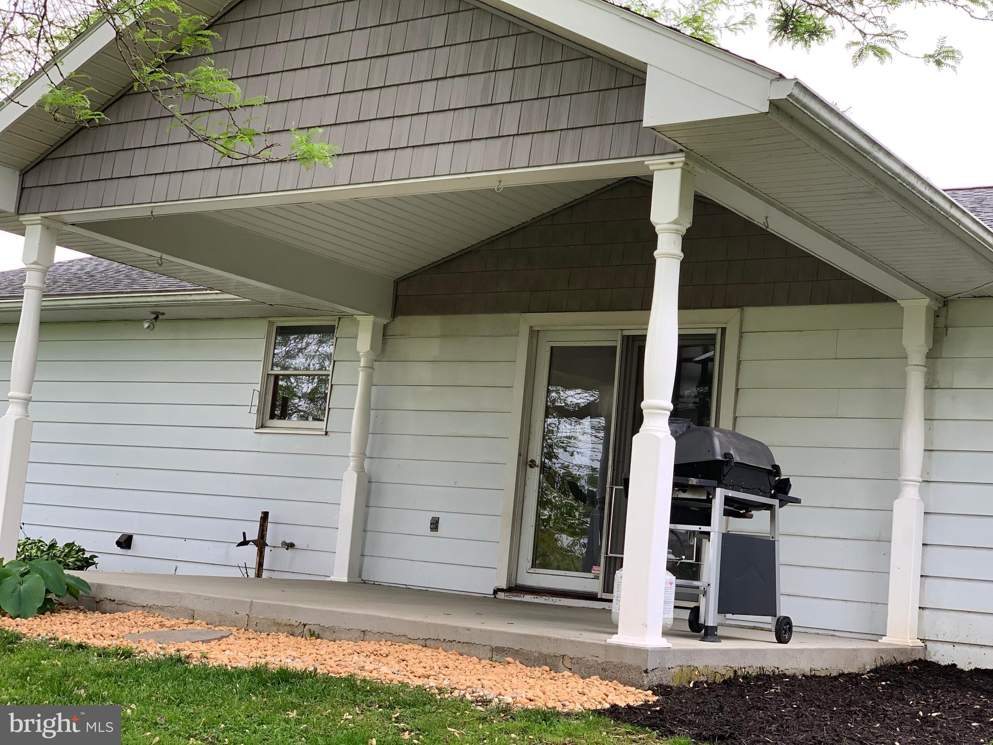 22 Golf Road Myerstown, PA 17067 - Photo 28 of 37 Patio area