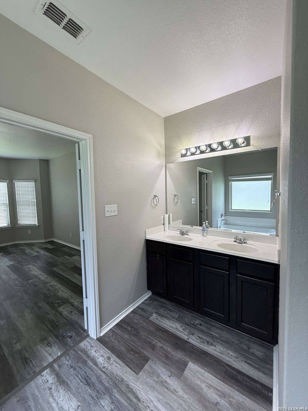 6010 Upland Road San Antonio, TX 78219 - Photo 10 of 28