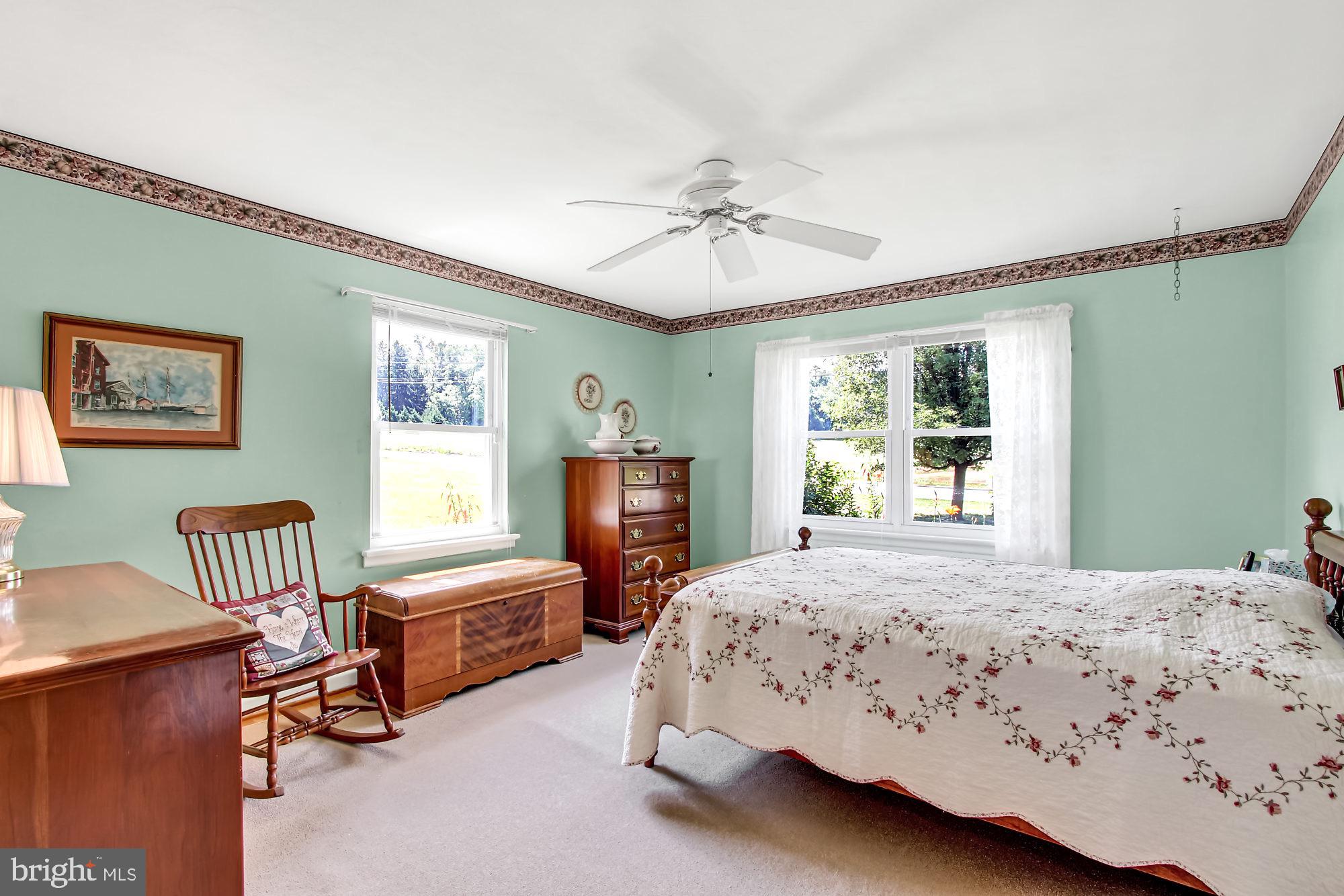 561 Locust Grove Road York, PA 17402 - Photo 5 of 25 Gallery Image 5