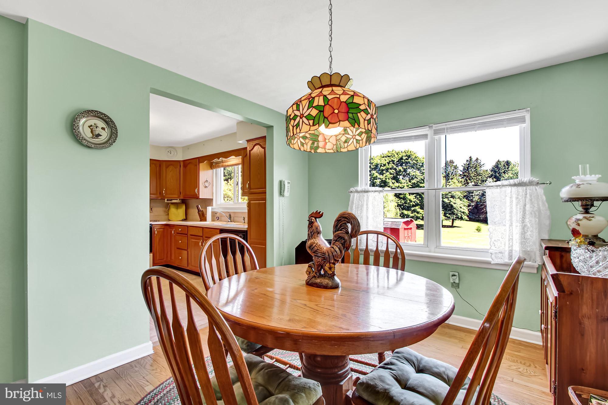 561 Locust Grove Road York, PA 17402 - Photo 10 of 25 Gallery Image 10