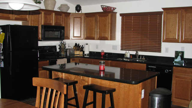4509 West Fremont Rd. Laveen, AZ 85339 - Photo 2 of 3 Kitchen