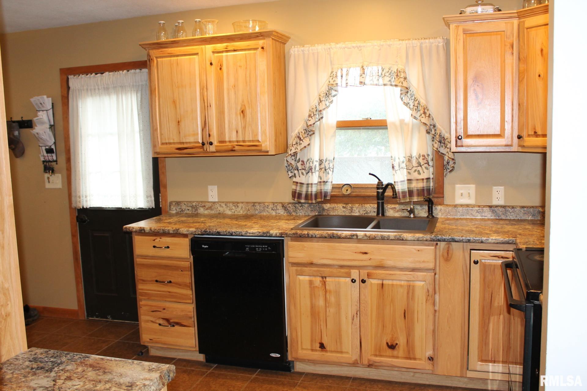 410 Elk Street Cambridge, IL 61238 - Photo 12 of 36
