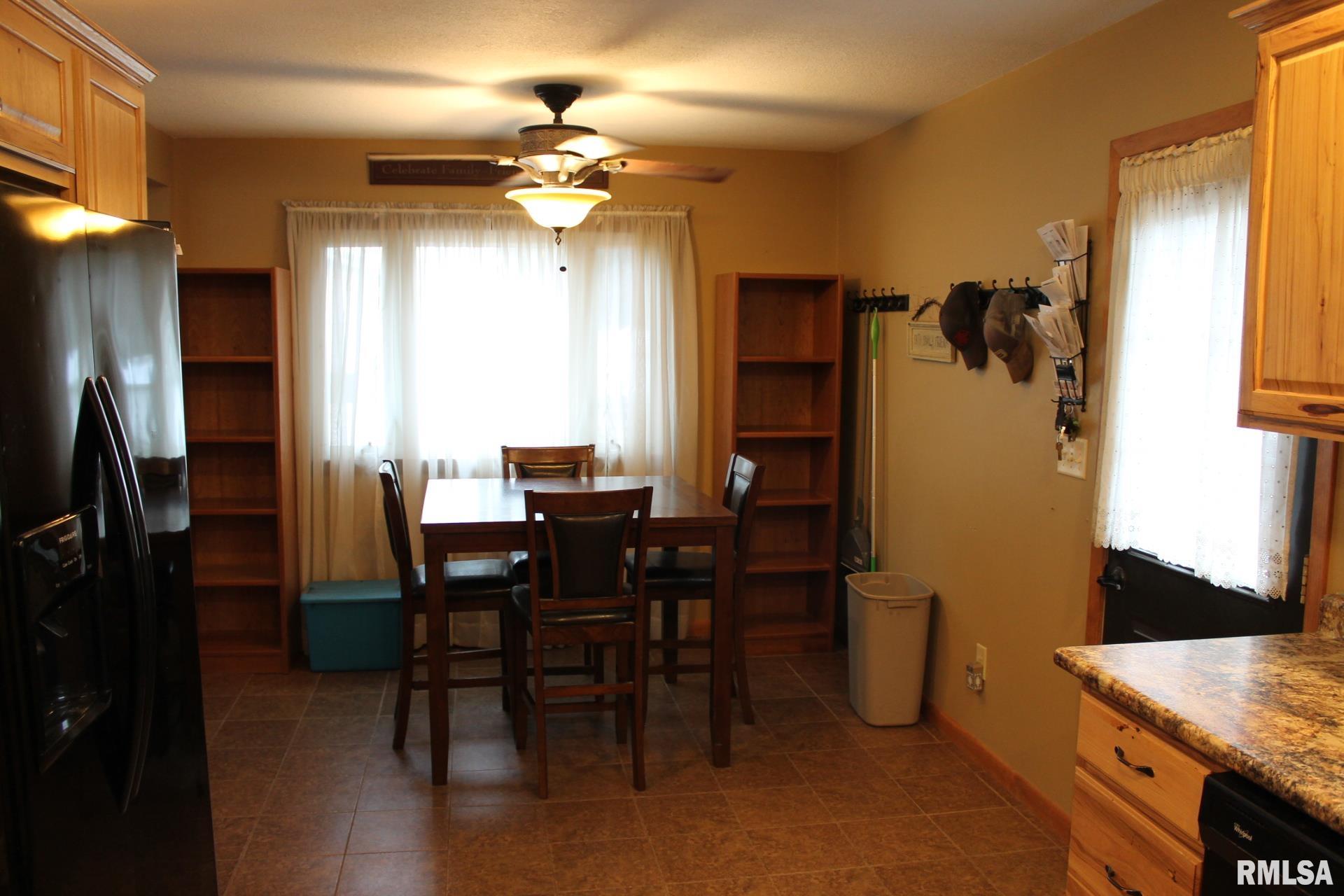 410 Elk Street Cambridge, IL 61238 - Photo 15 of 36