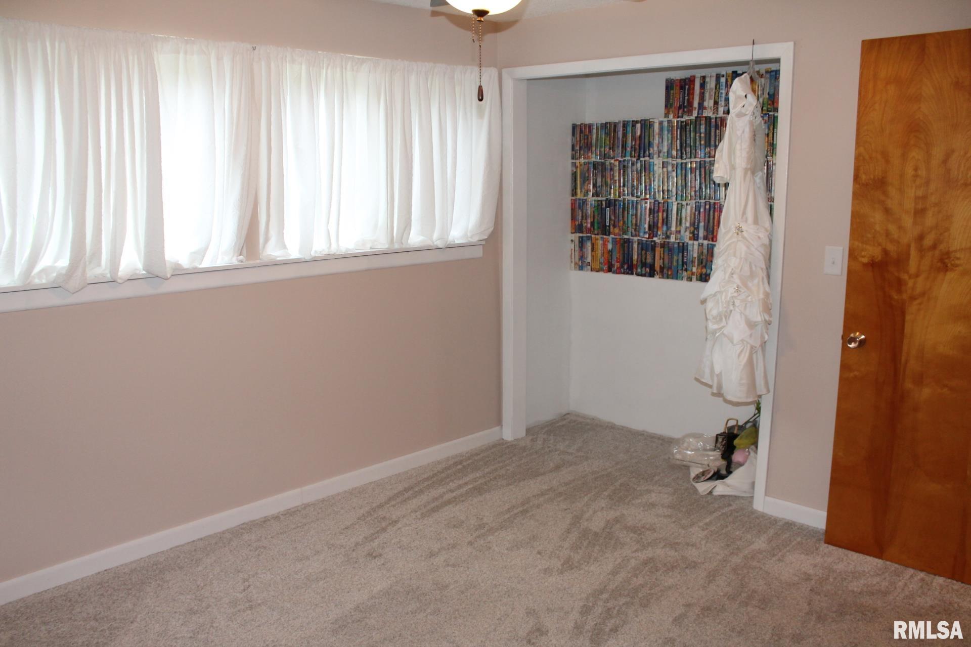 410 Elk Street Cambridge, IL 61238 - Photo 23 of 36