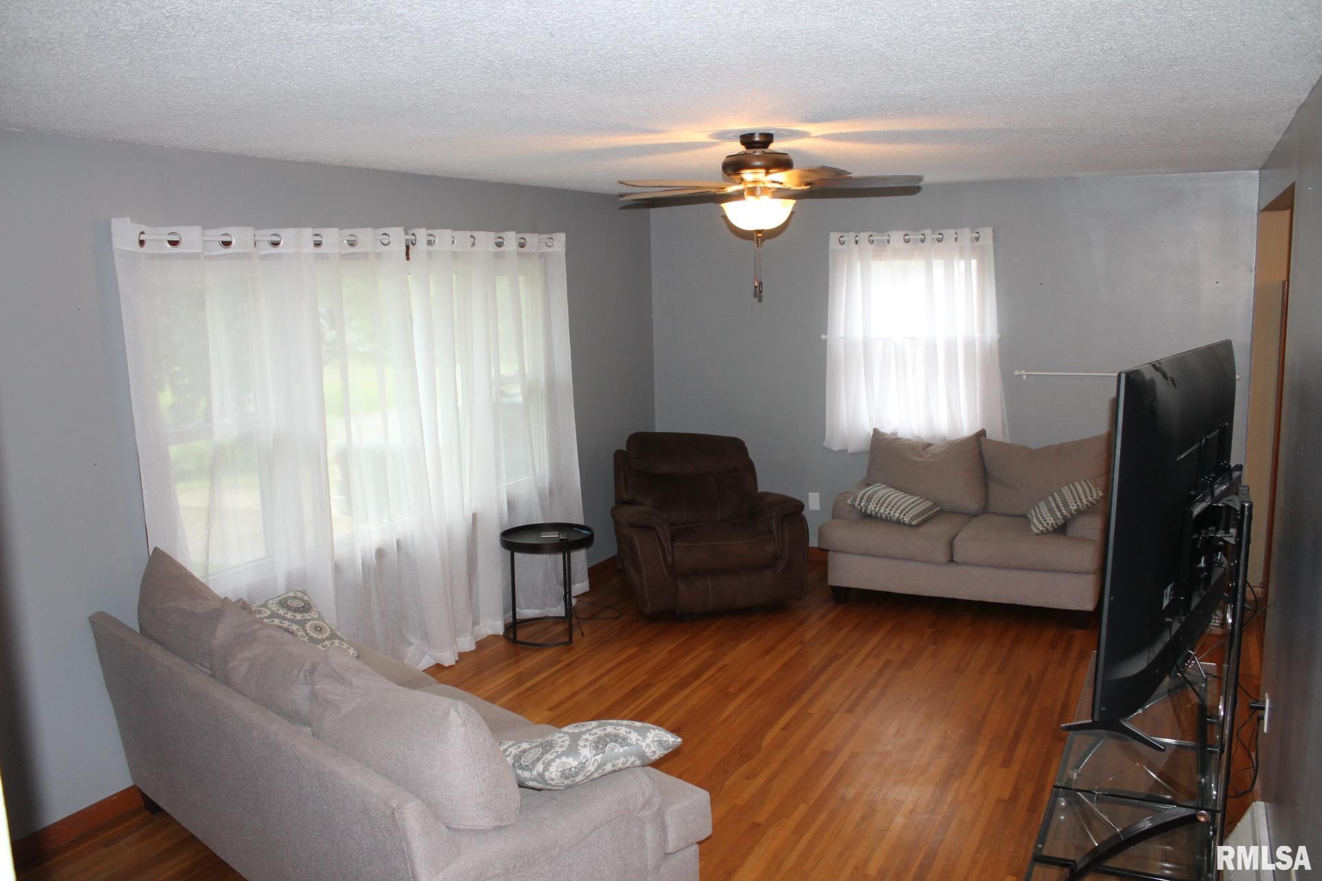 410 Elk Street Cambridge, IL 61238 - Photo 10 of 36