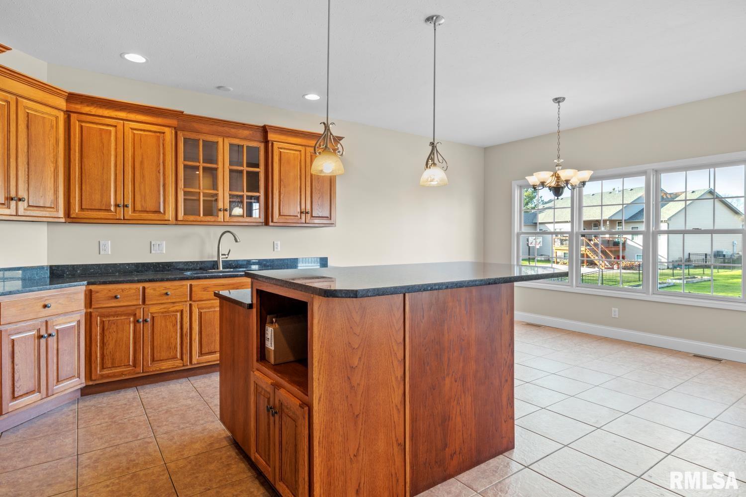 6513 Winterberry Lane Springfield, IL 62712 - Photo 8 of 41 Gallery Image 8