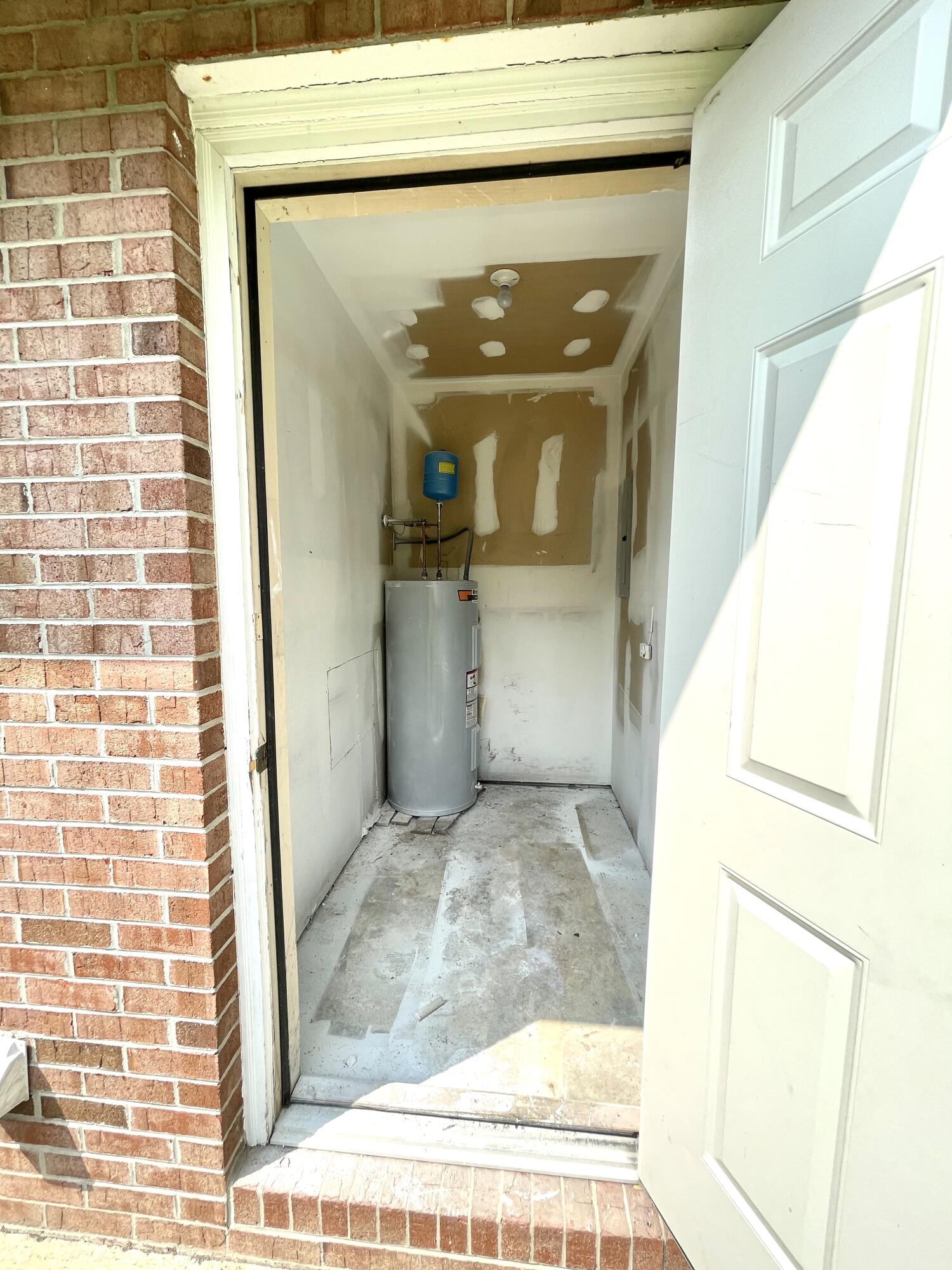 902 Peppermill Road Chattanooga, TN 37411 - Photo 16 of 19 Storage