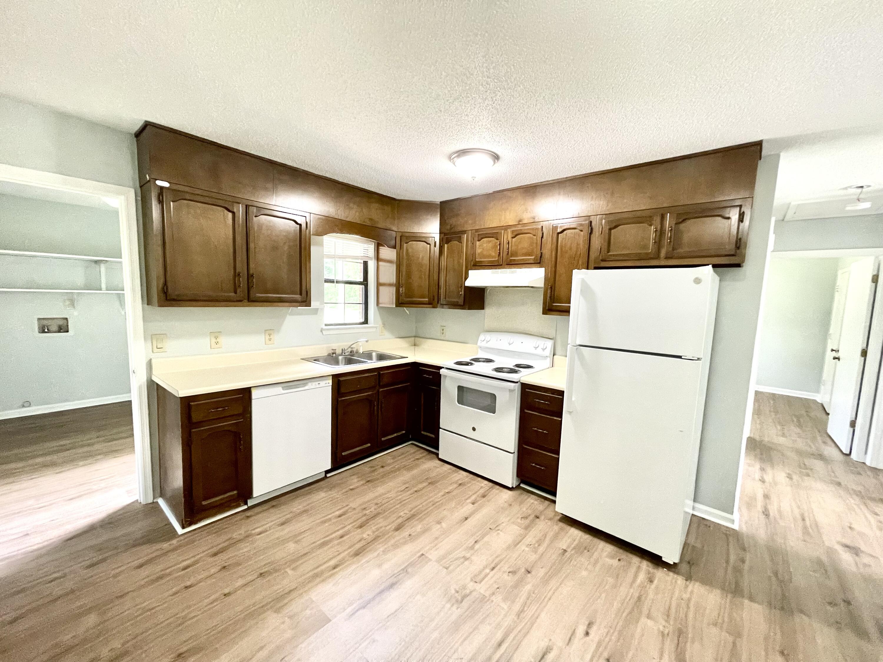 902 Peppermill Road Chattanooga, TN 37411 - Photo 6 of 19 Kitchen