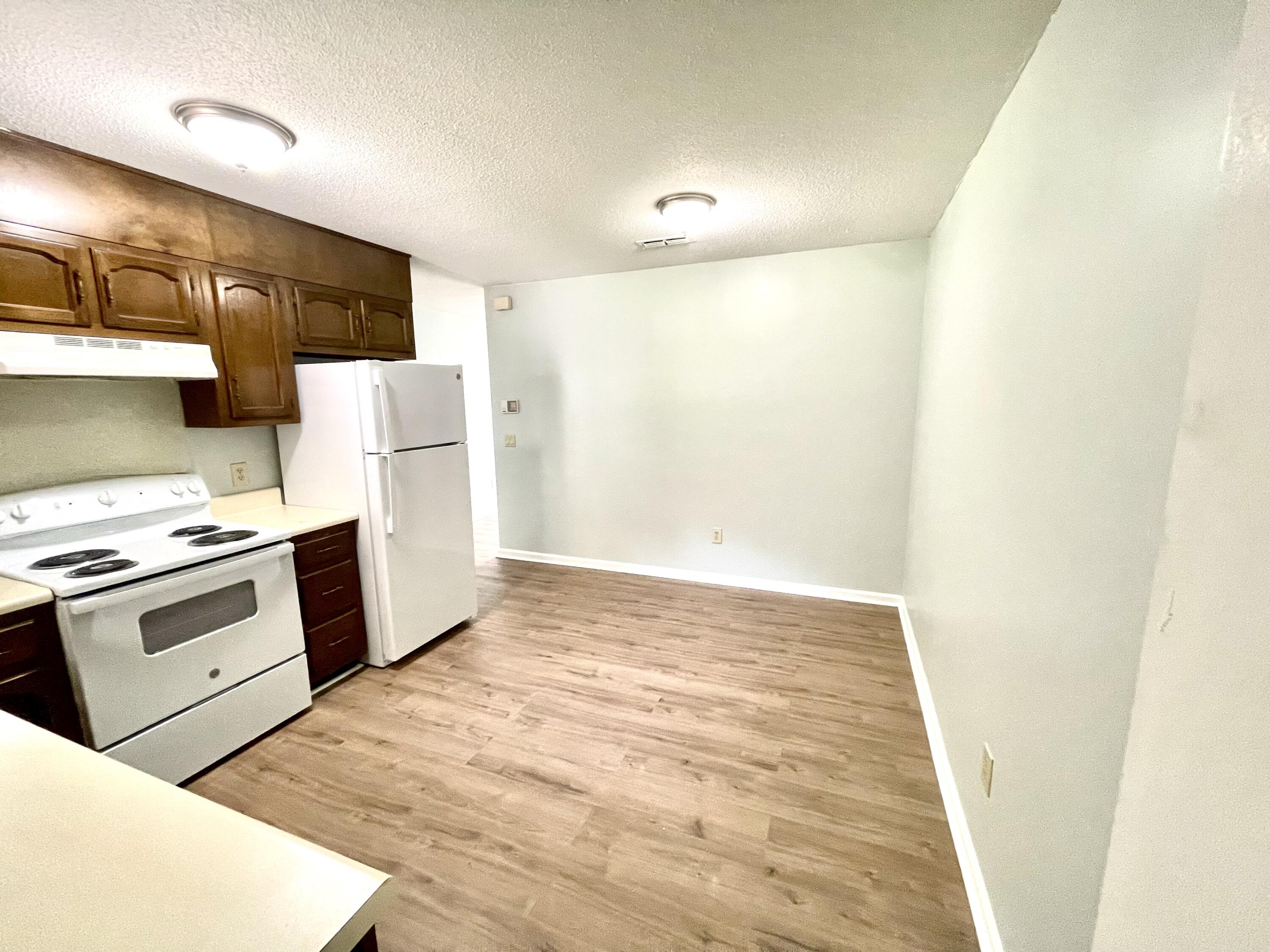 902 Peppermill Road Chattanooga, TN 37411 - Photo 7 of 19 Kitchen