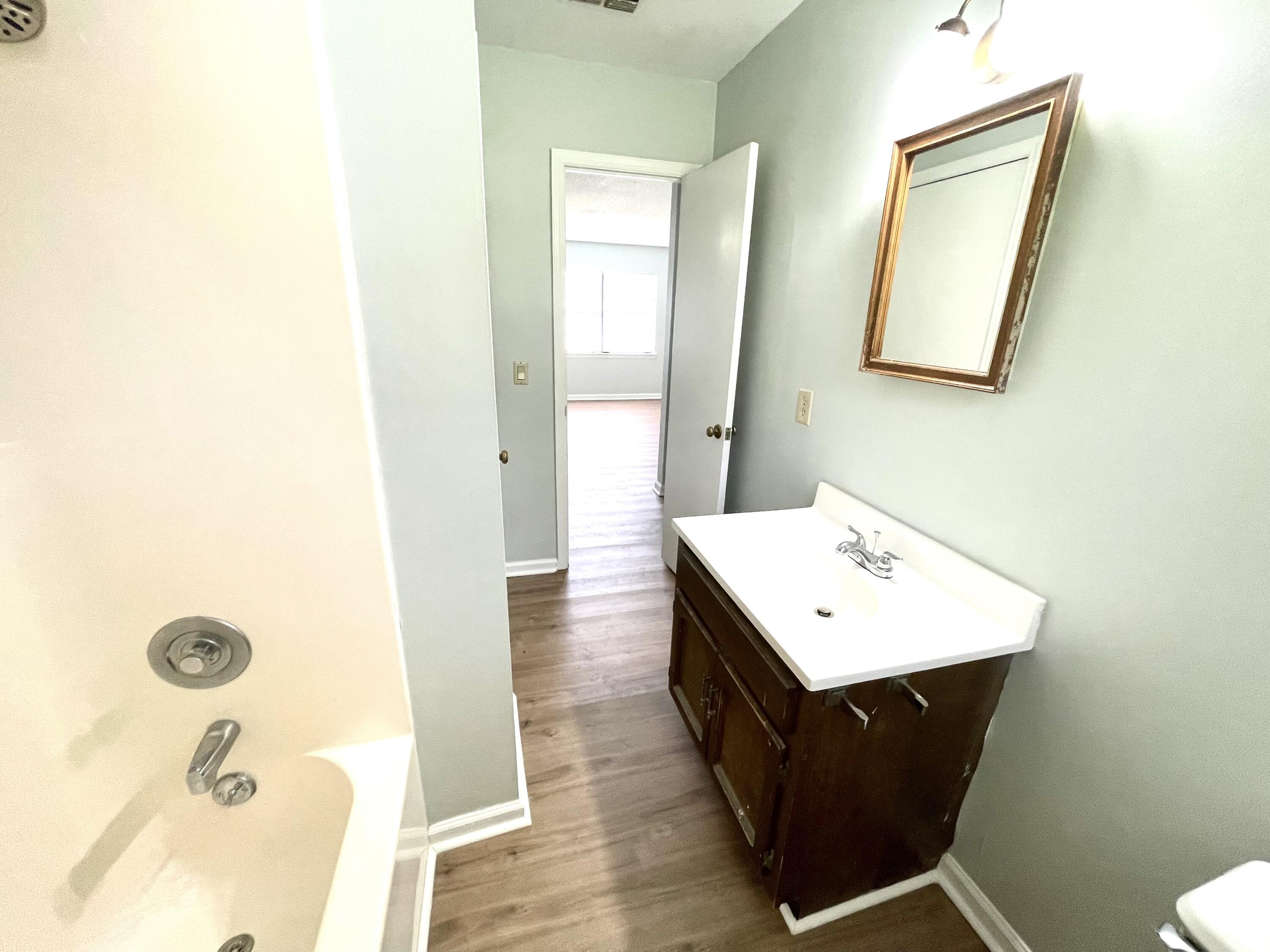 902 Peppermill Road Chattanooga, TN 37411 - Photo 10 of 19 Bathroom