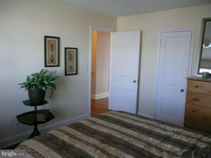 220 Cherrydell Road Baltimore, MD 21228 - Photo 11 of 15 Bedroom (Master)