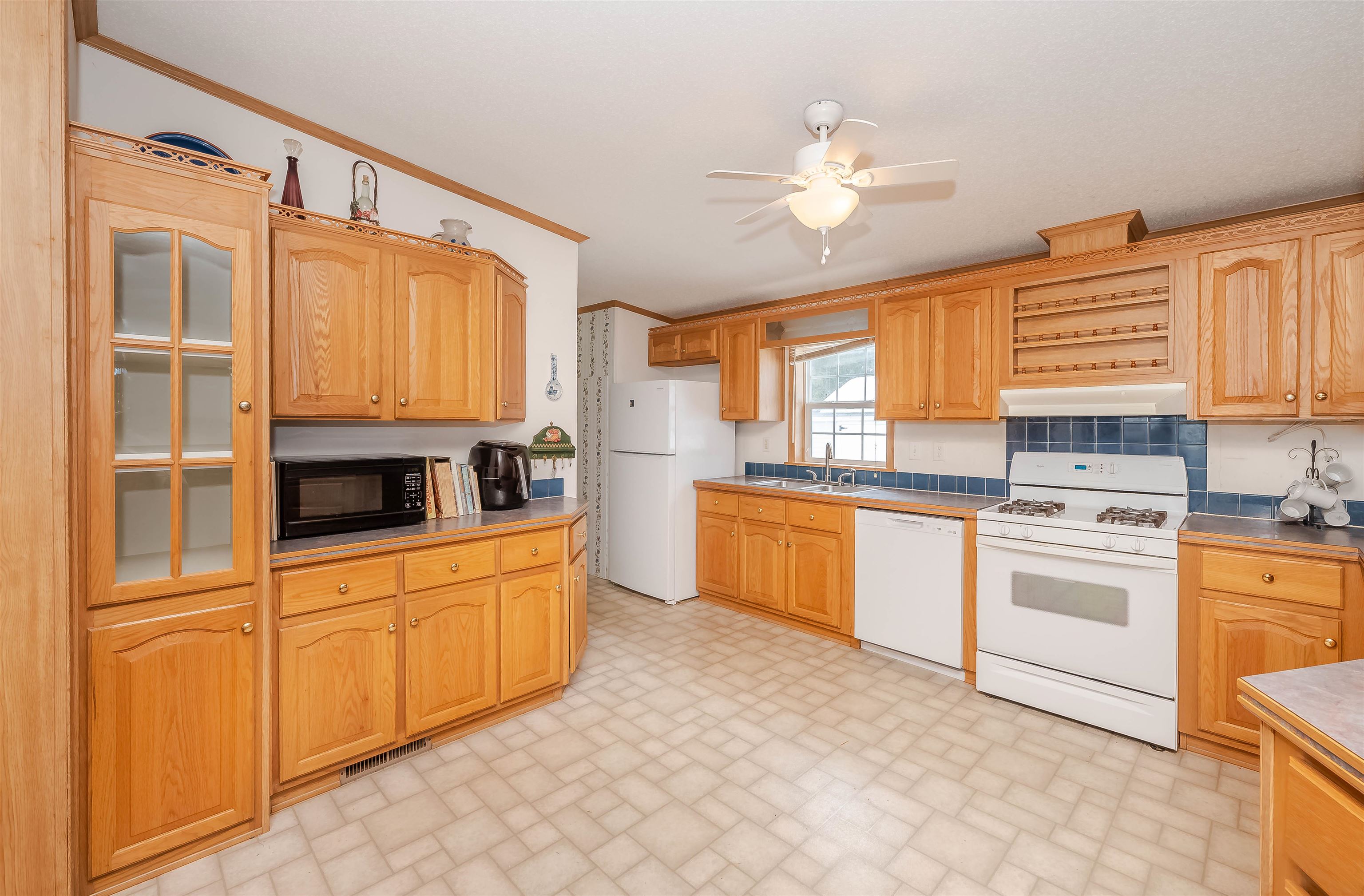 147 Eagle Drive Rochester, NH 03868 - Photo 5 of 39