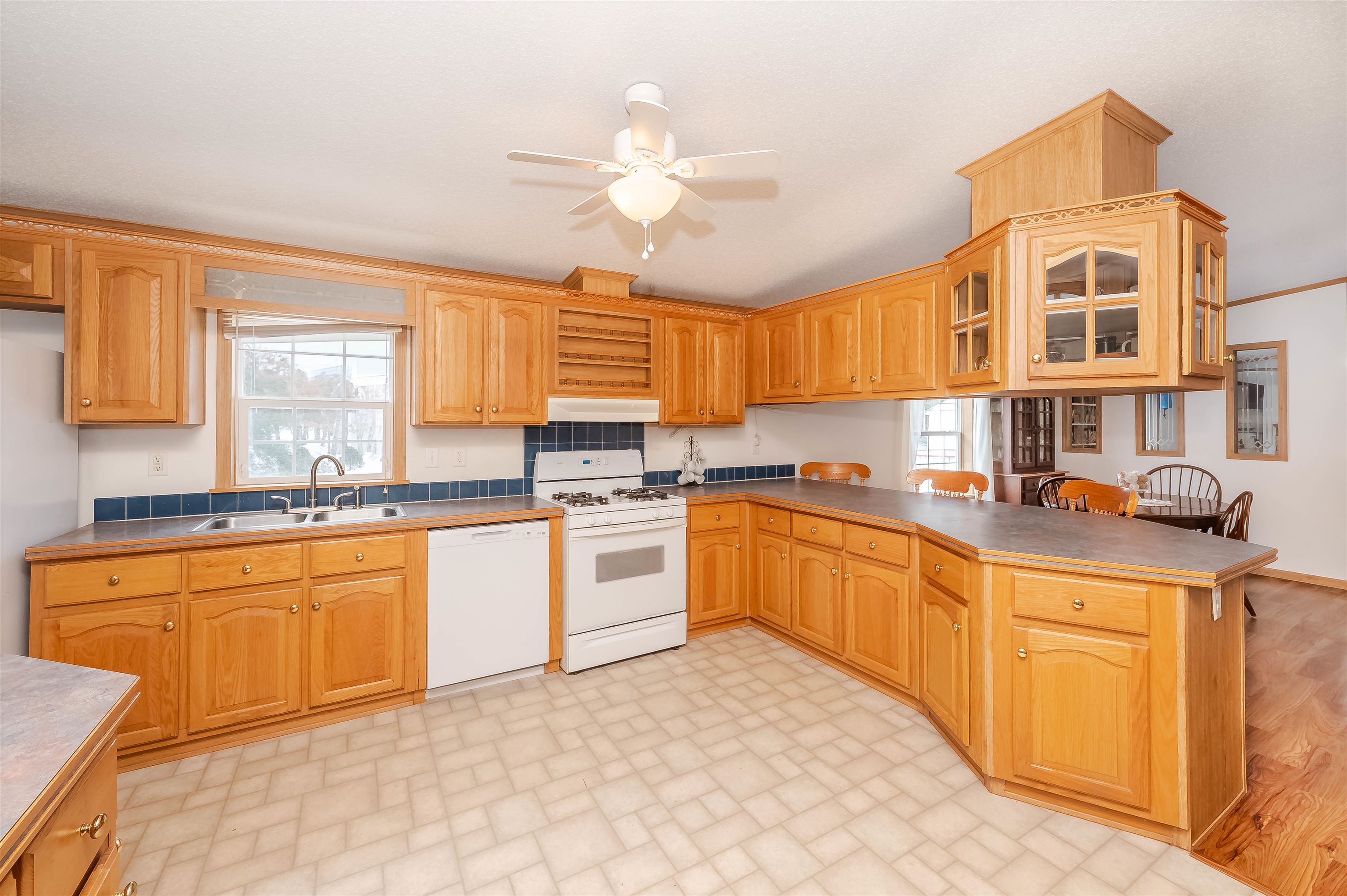 147 Eagle Drive Rochester, NH 03868 - Photo 6 of 39