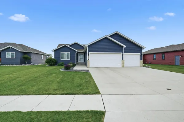 $499,900 | 2829 14th Street West, West Fargo, ND 58078