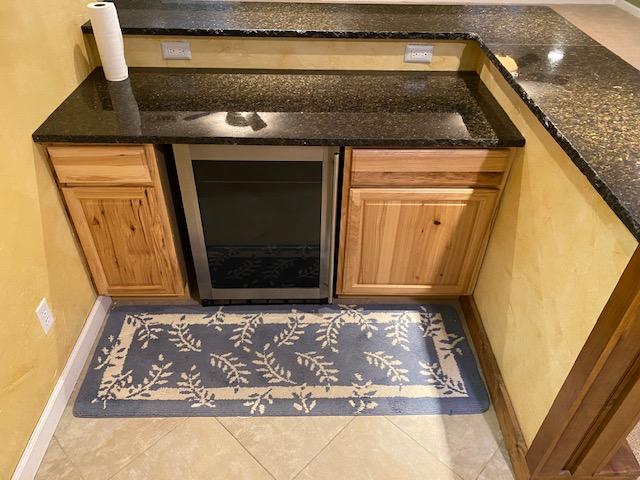 905 Hawkins Road Sweetwater, TN 37874 - Photo 24 of 36 Bar with Wine Fridge