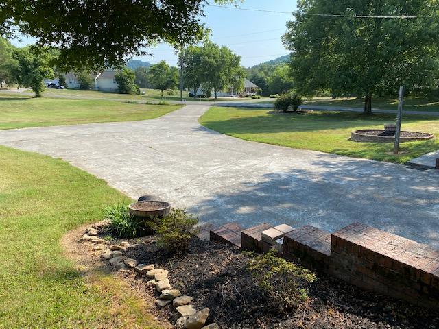 905 Hawkins Road Sweetwater, TN 37874 - Photo 33 of 36 Driveway