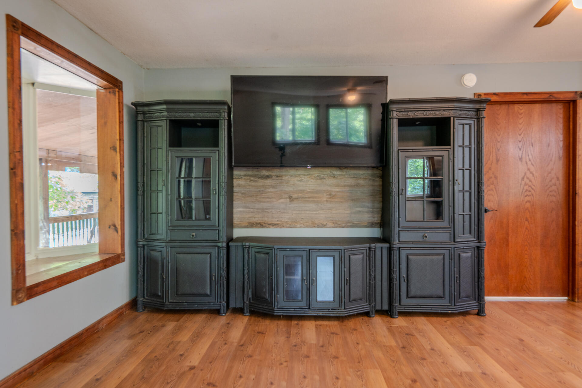 2665 22 Mile Road Barryton, MI 49305 - Photo 17 of 59 Entertainment Wall