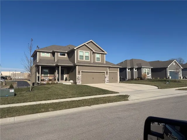 $500,000 | 3528 Northeast 91st Terrace, Kansas City, MO 64156
