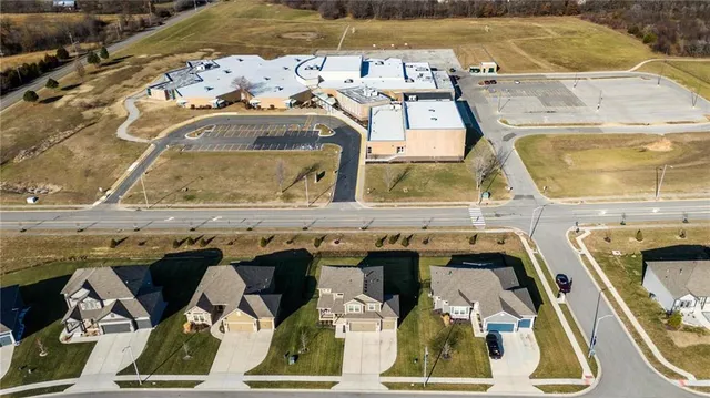 $500,000 | 3528 Northeast 91st Terrace, Kansas City, MO 64156