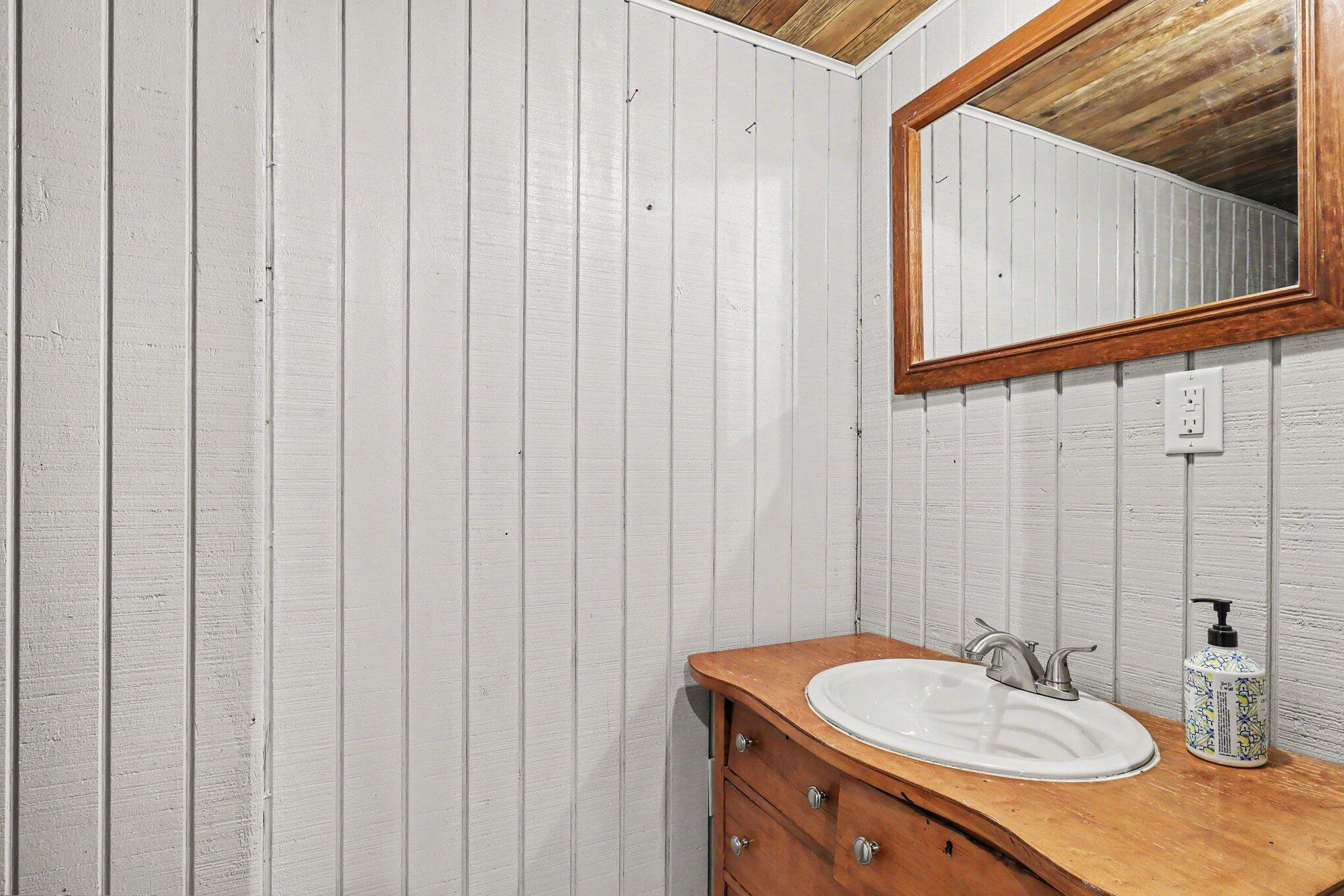 21082 Elm Street Reed City, MI 49677 - Photo 18 of 26 018_file_2366