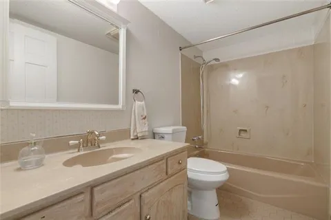 $389,500 | 5433 Shamrops Drive, Kenner, LA 70065