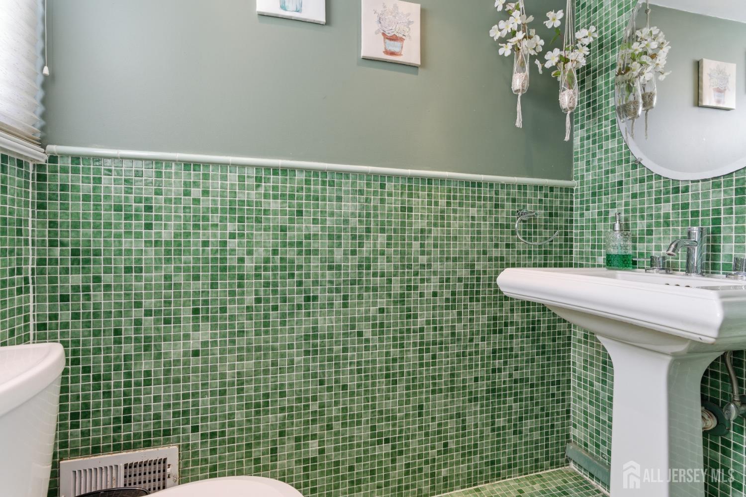 74 Harrison Avenue Colonia, NJ 07067 - Photo 17 of 37