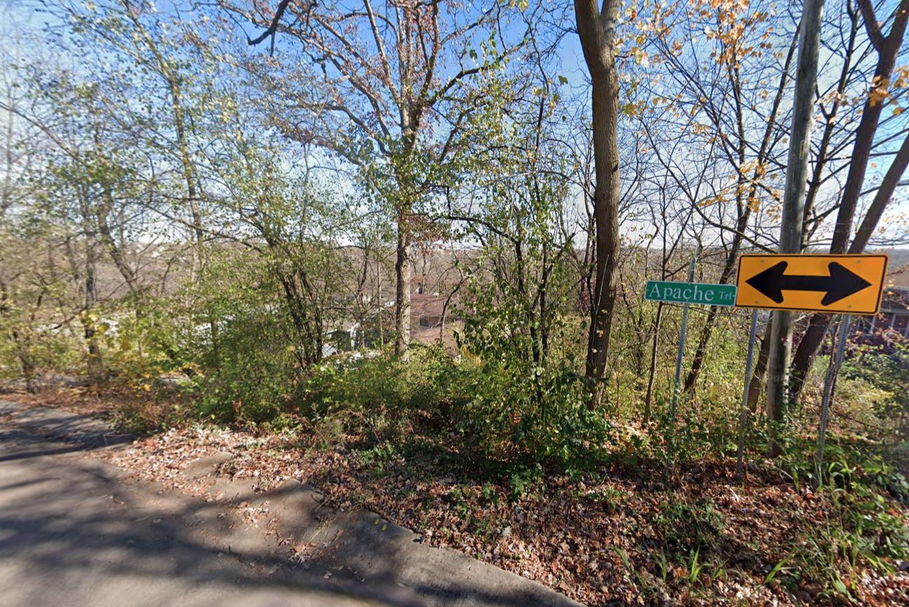 298 Apache Trail Lake In The Hills, IL 60156 - Photo 2 of 22
