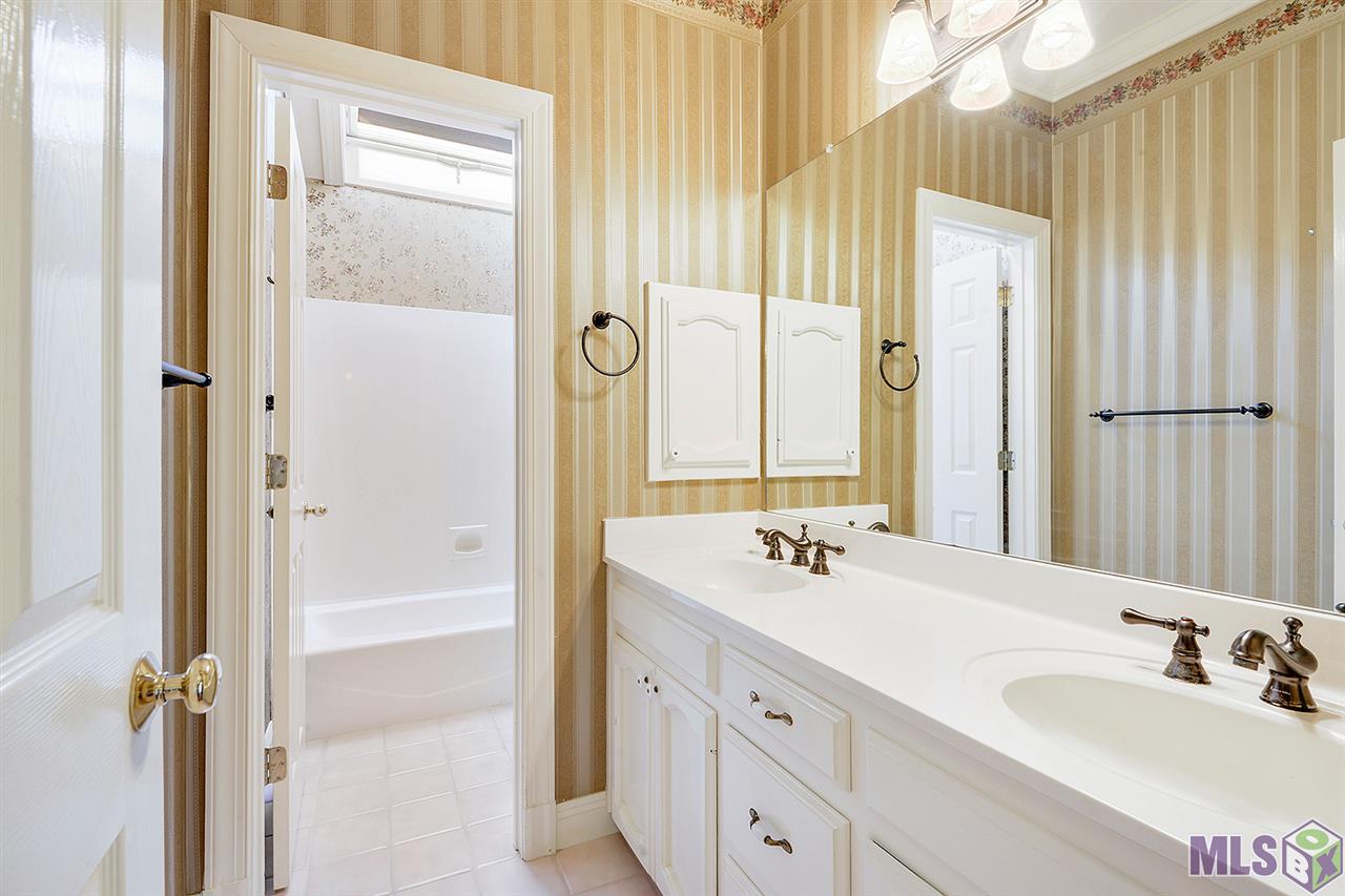11424 Oak Point Avenue Baton Rouge, LA 70810 - Photo 14 of 18 Gallery Image 14