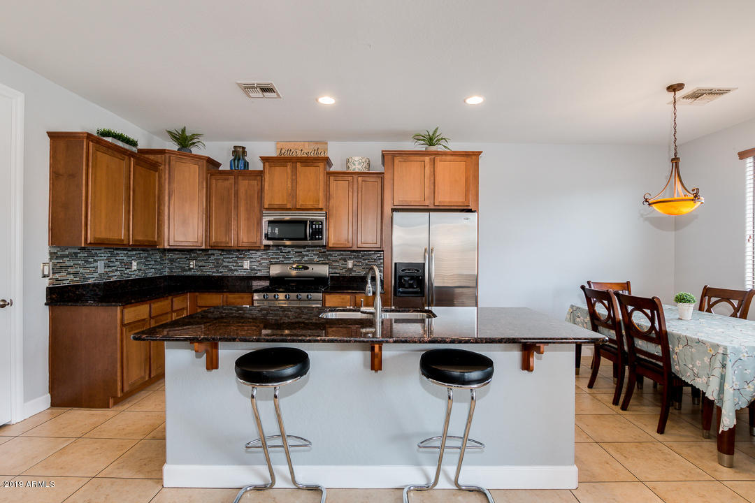15806 West Berkeley Road Goodyear, AZ 85395 - Photo 11 of 35 11-Berkeley