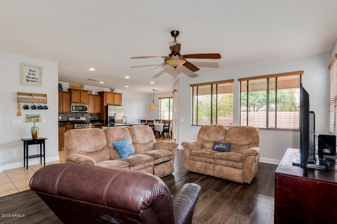 15806 West Berkeley Road Goodyear, AZ 85395 - Photo 8 of 35 08-Berkeley