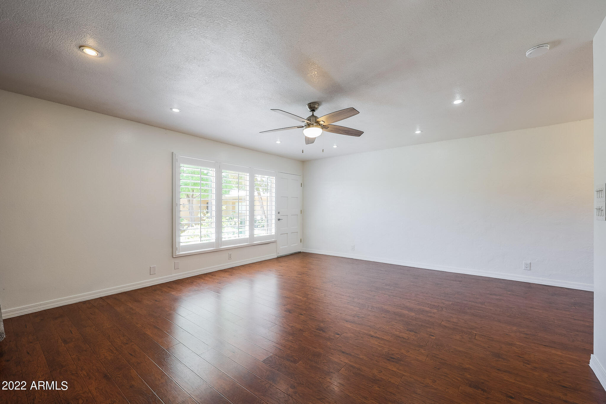 1320 East Bethany Home Road, Unit 55 Phoenix, AZ 85014 - Photo 3 of 20 Living Area View 2