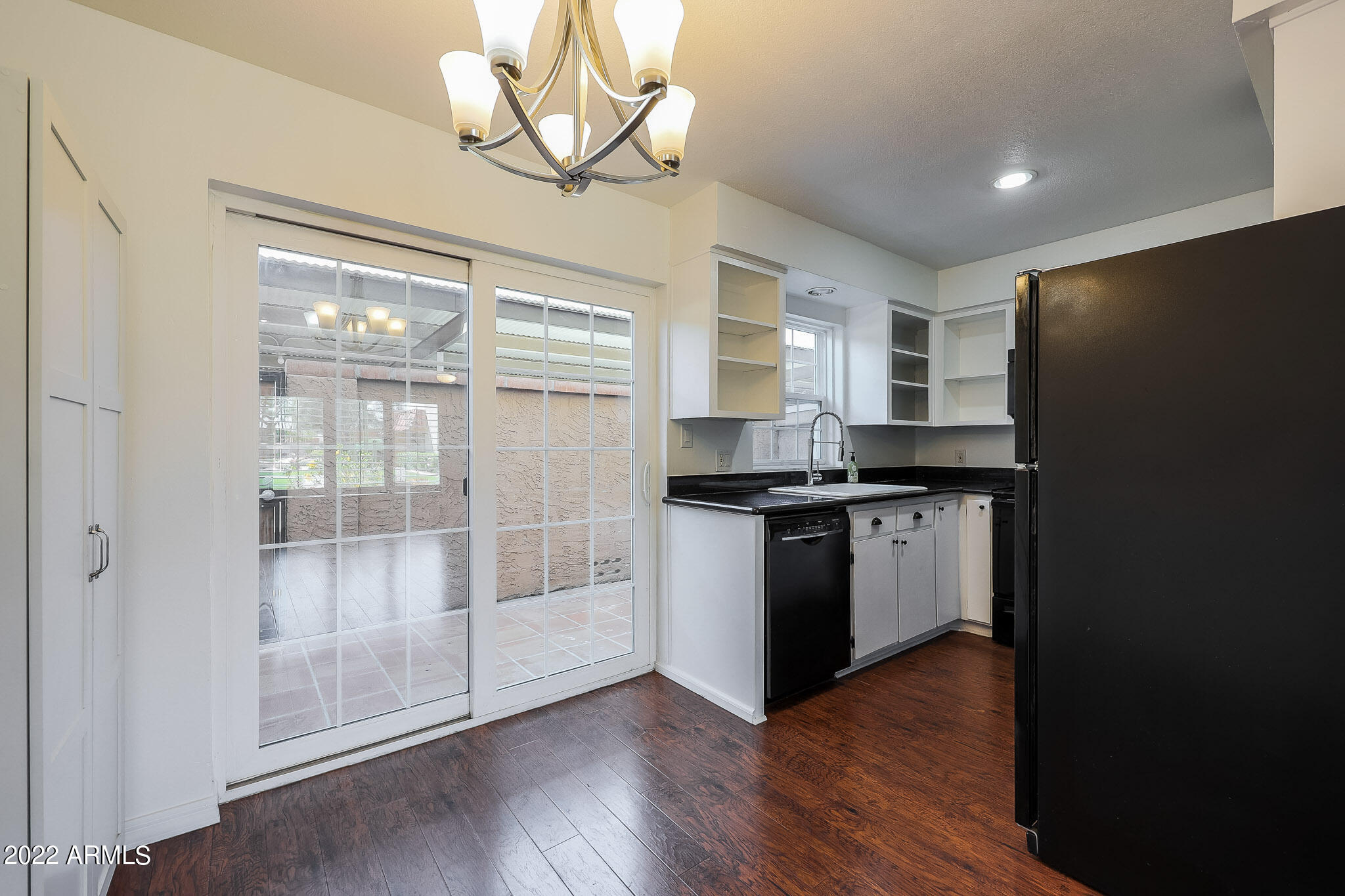1320 East Bethany Home Road, Unit 55 Phoenix, AZ 85014 - Photo 4 of 20 Kitchen