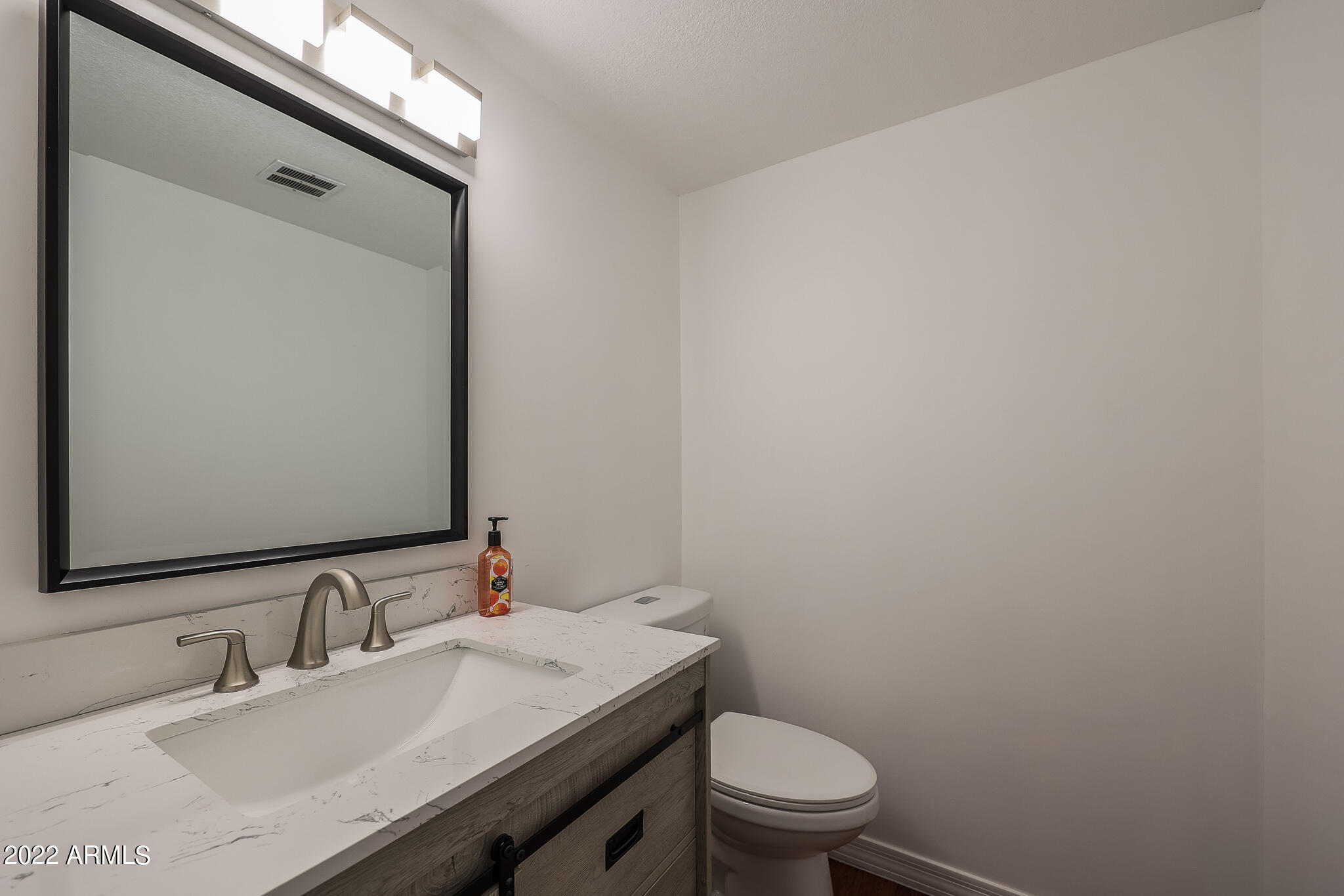 1320 East Bethany Home Road, Unit 55 Phoenix, AZ 85014 - Photo 9 of 20 Bathroom 1
