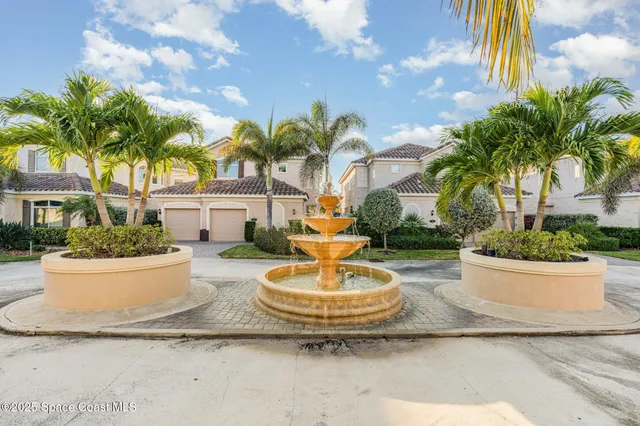 a view of a back yard of the house