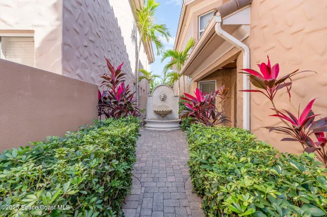 a view of entryway and hall