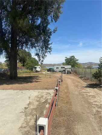 $2,250 | 18060 Grand Avenue, Lake Elsinore, CA 92530