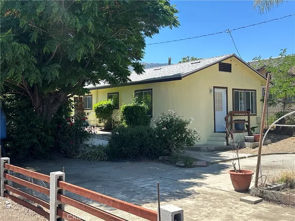 $2,250 | 18060 Grand Avenue, Lake Elsinore, CA 92530