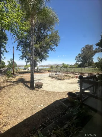 $2,250 | 18060 Grand Avenue, Lake Elsinore, CA 92530