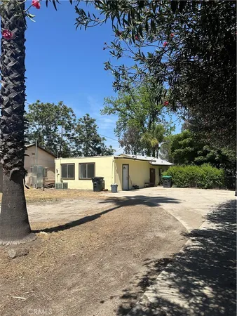 $2,250 | 18060 Grand Avenue, Lake Elsinore, CA 92530