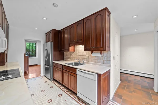 $595,000 | 341 Furnace Dock Road, Unit 5, Cortlandt Manor, NY 10567