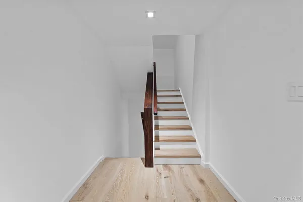 $595,000 | 341 Furnace Dock Road, Unit 5, Cortlandt Manor, NY 10567