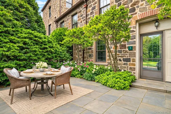 $595,000 | 341 Furnace Dock Road, Unit 5, Cortlandt Manor, NY 10567