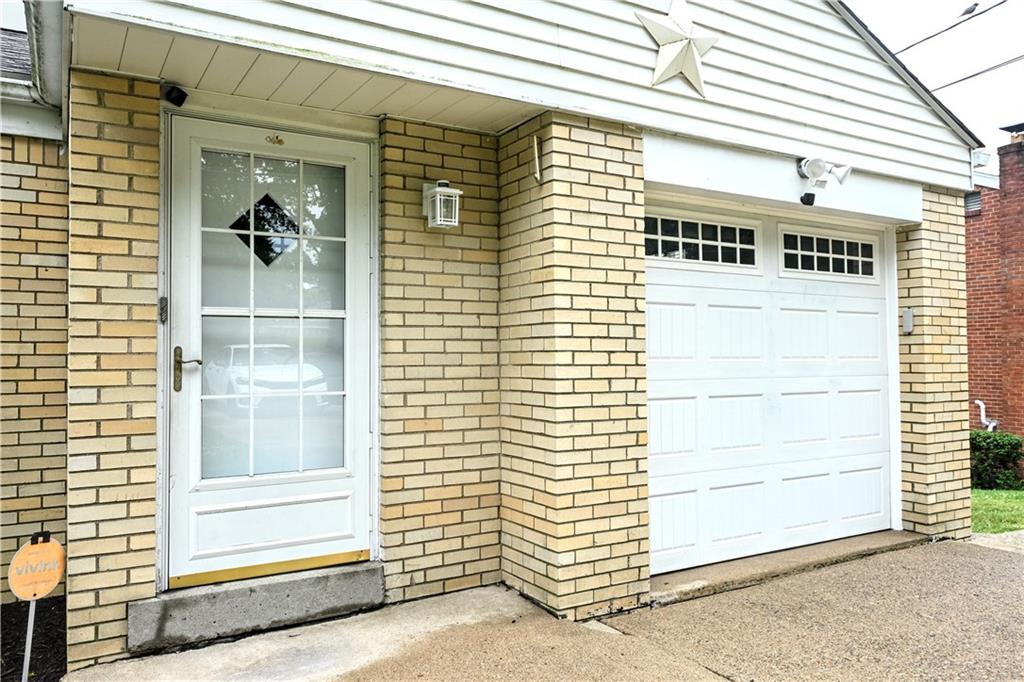 2105 Ridge Road McKeesport, PA 15135 - Photo 2 of 44
