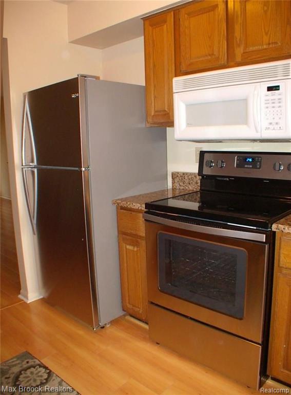 973 Wexford Way, Unit 40 Rochester Hills, MI 48307 - Photo 5 of 9