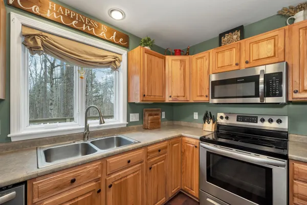 $499,800 | 95 Turnpike Road, Campton, NH 03223