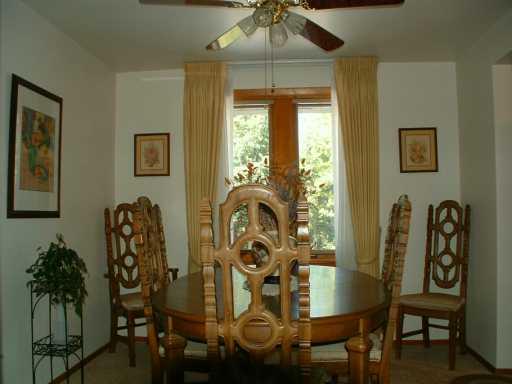 1218 Greentree Road Green Tree, PA 15220 - Photo 3 of 8 Gallery Image 3