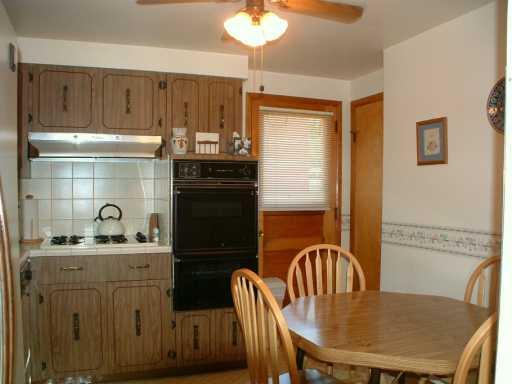 1218 Greentree Road Green Tree, PA 15220 - Photo 4 of 8 Gallery Image 4